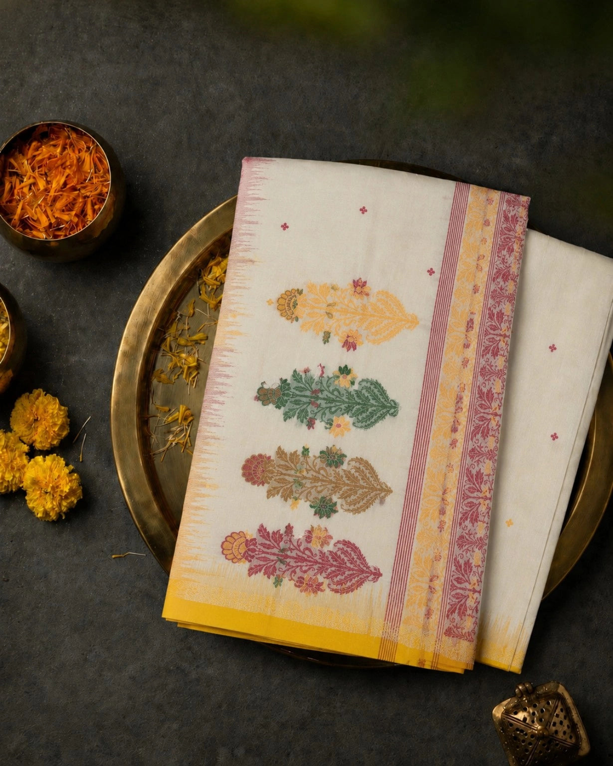 Red & Off-White Cotton Jamdani Ganga Jamuna Border Saree with Floral Woven Motifs