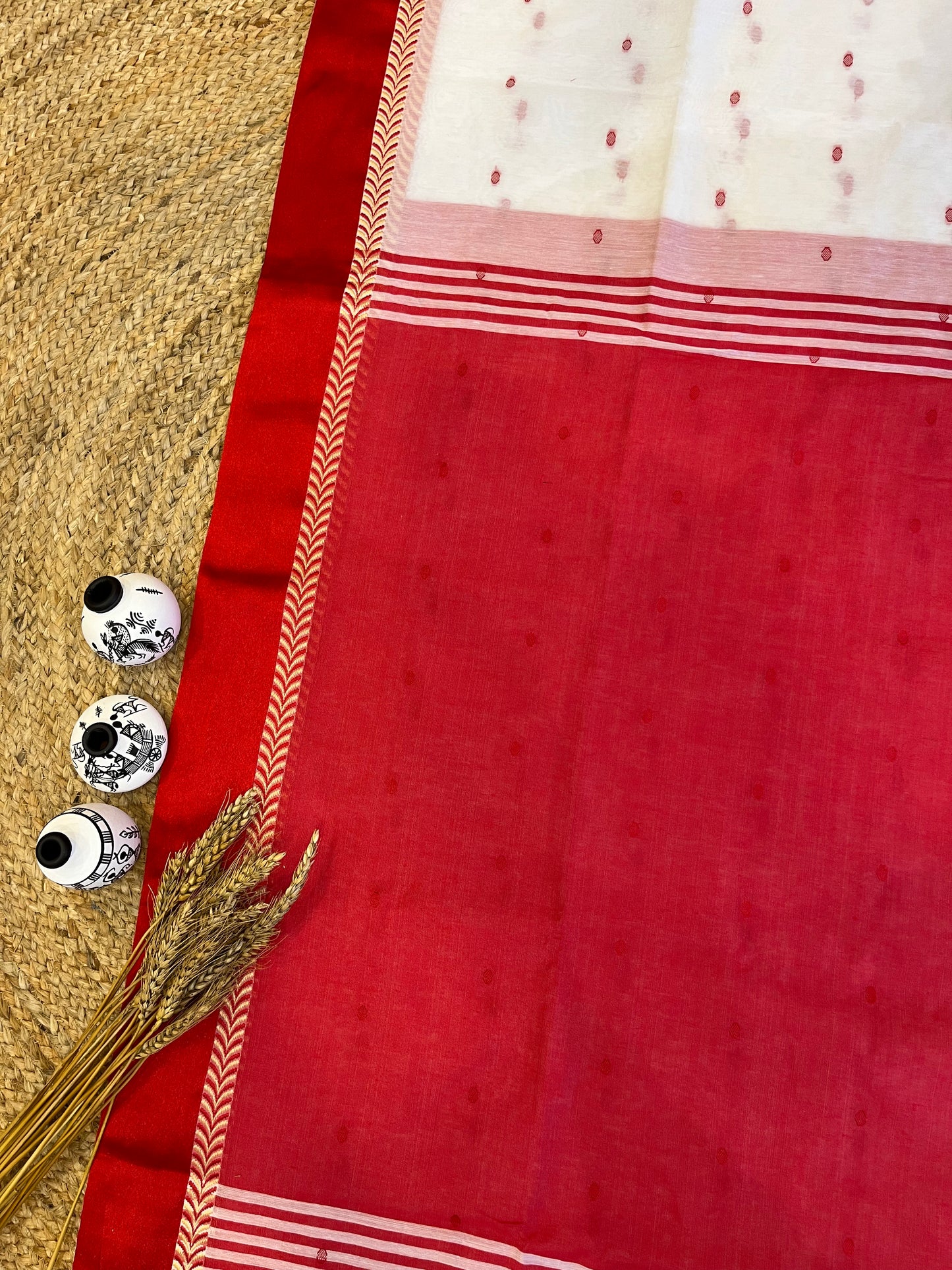 Red and White Rhapsody Linen Jamdani Saree - WEVOW