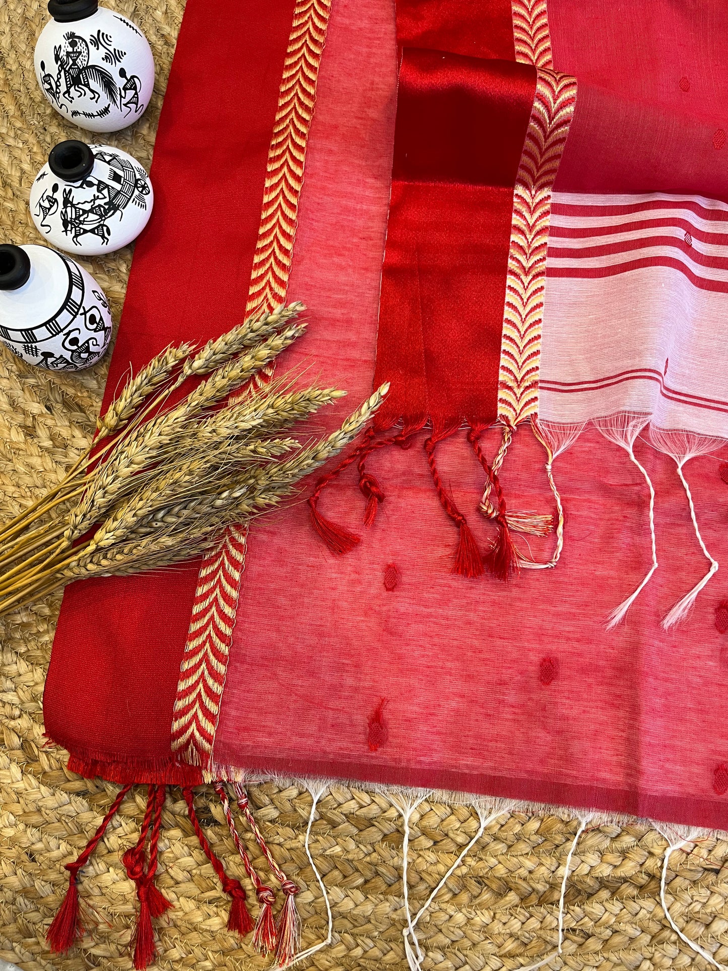 Red and White Rhapsody Linen Jamdani Saree - WEVOW