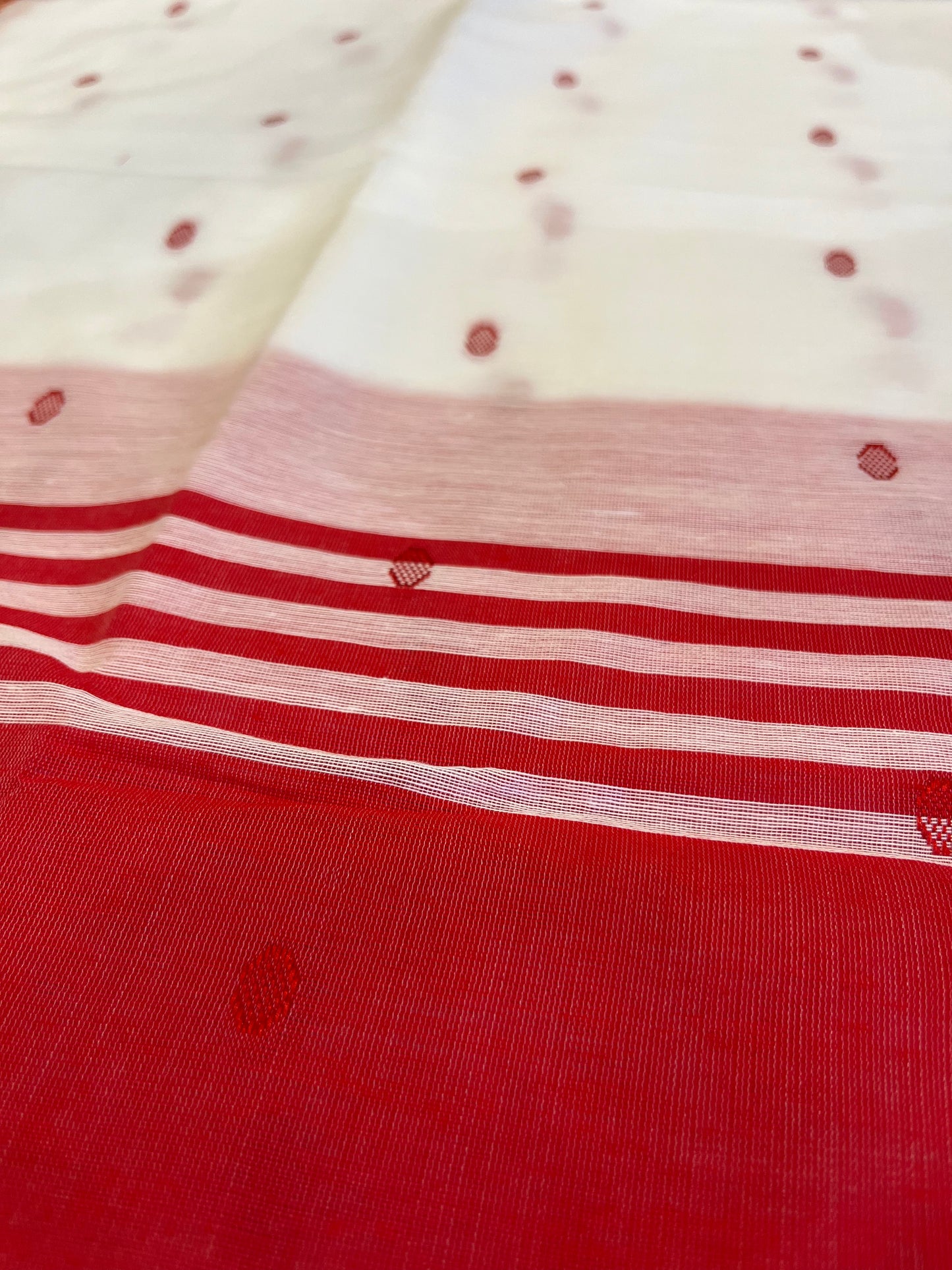 Red and White Rhapsody Linen Jamdani Saree - WEVOW
