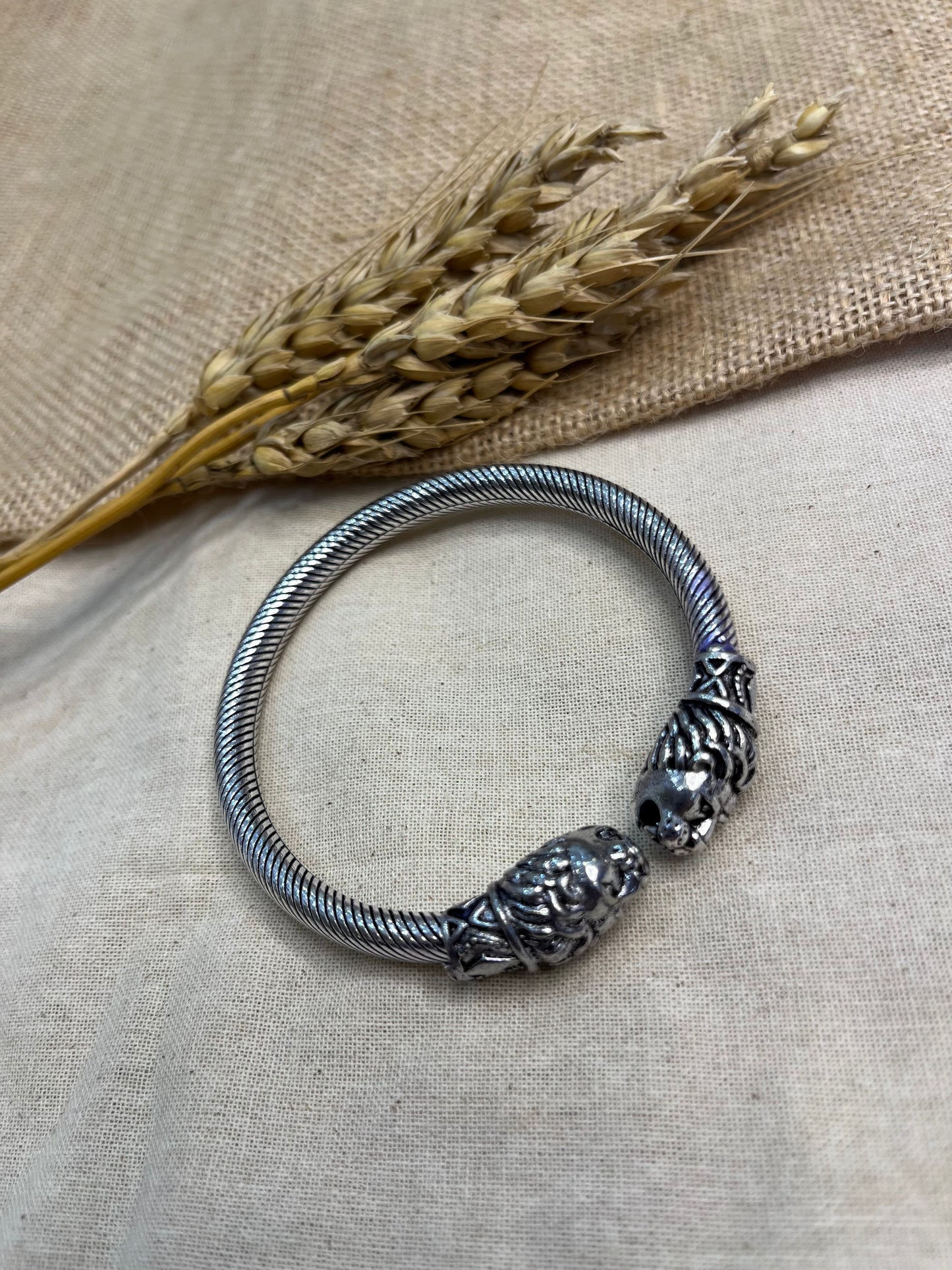 Lion-Head Oxidized Silver Cuff Bracelet - WEVOW