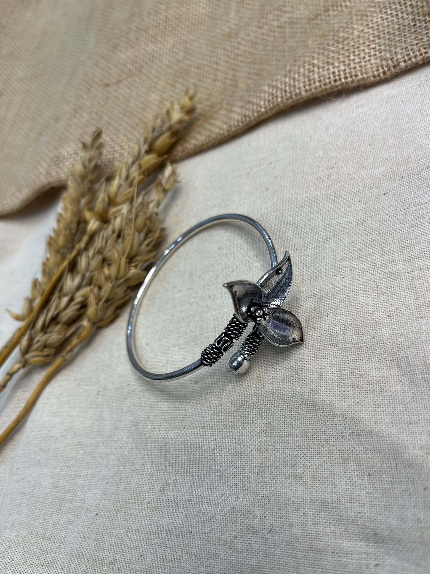 Delicate Floral Cuff Bangle - WEVOW