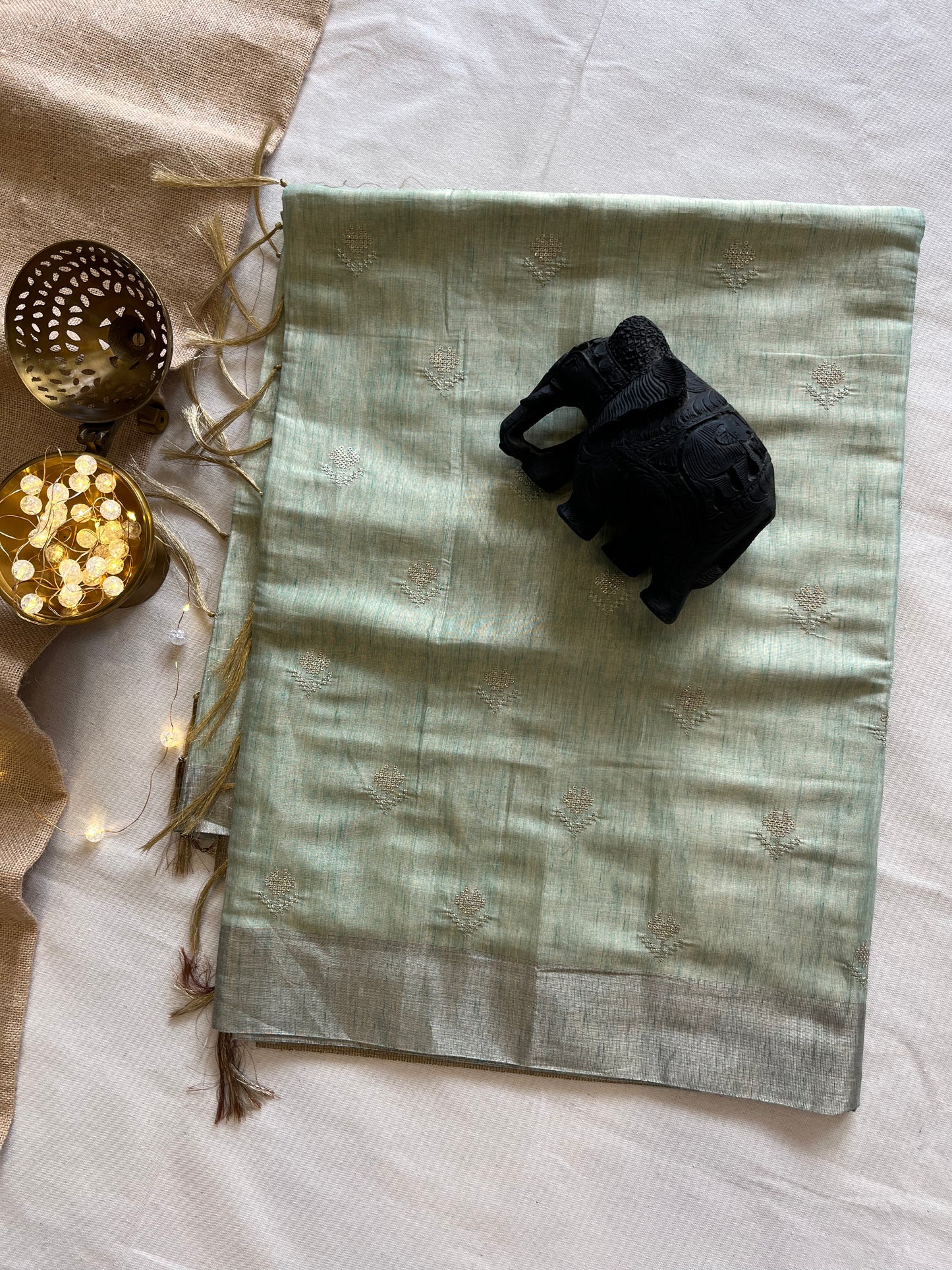 Premium Tissue Linen Saree – Modern Sophistication