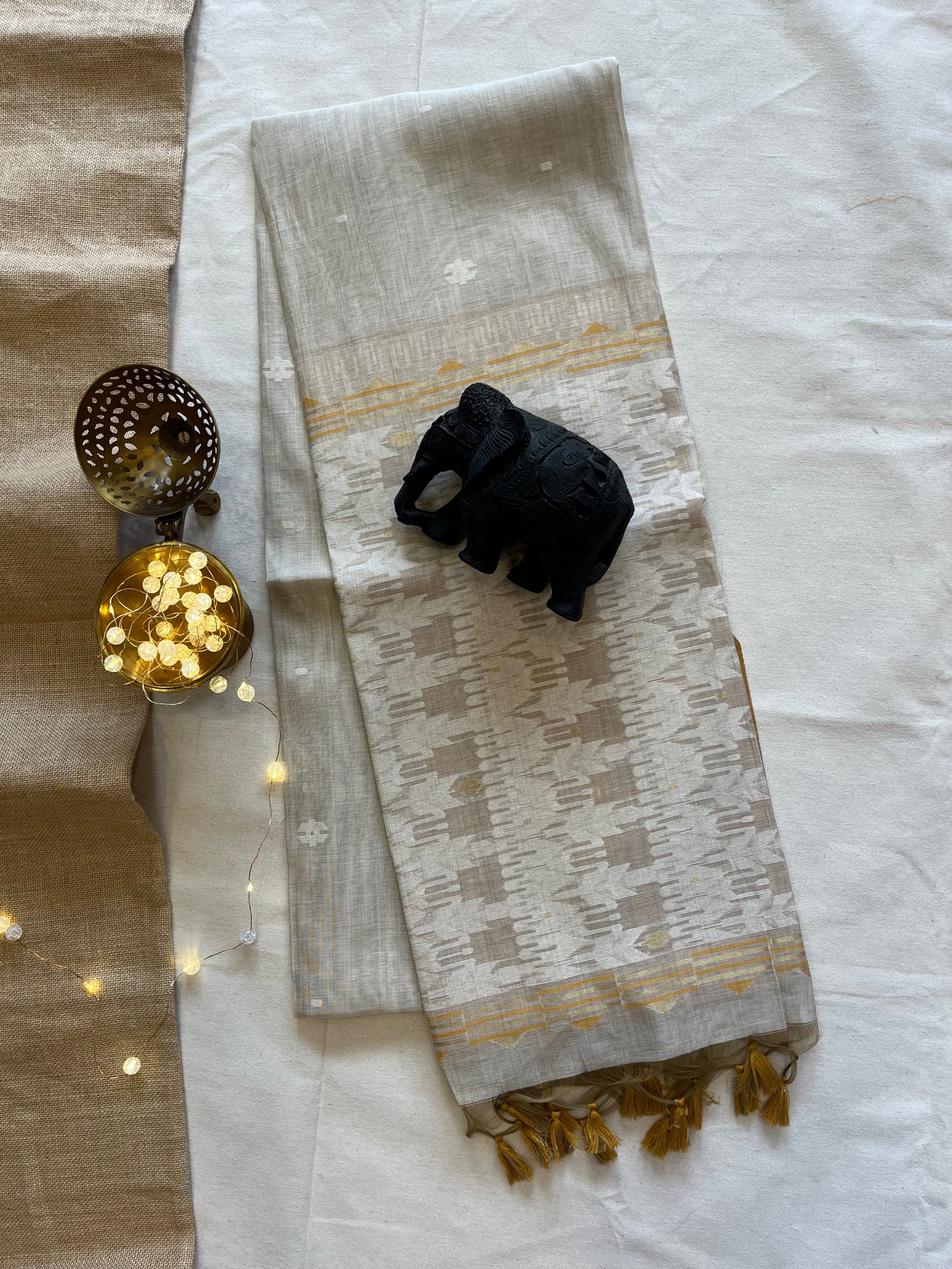Elegant Handloom Saree – Pure Artisan Craftsmanship