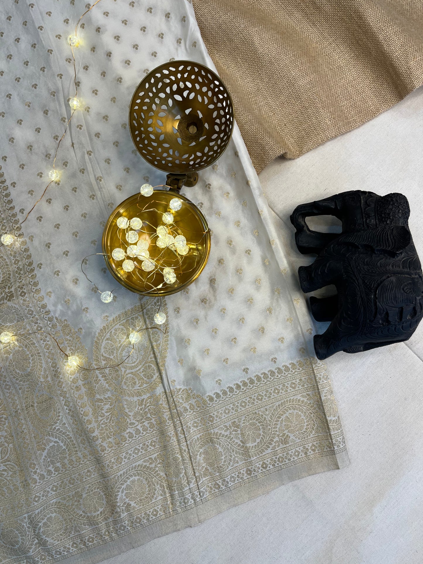 Handcrafted Flower Motif Buta Silk Saree – Rich Aesthetic