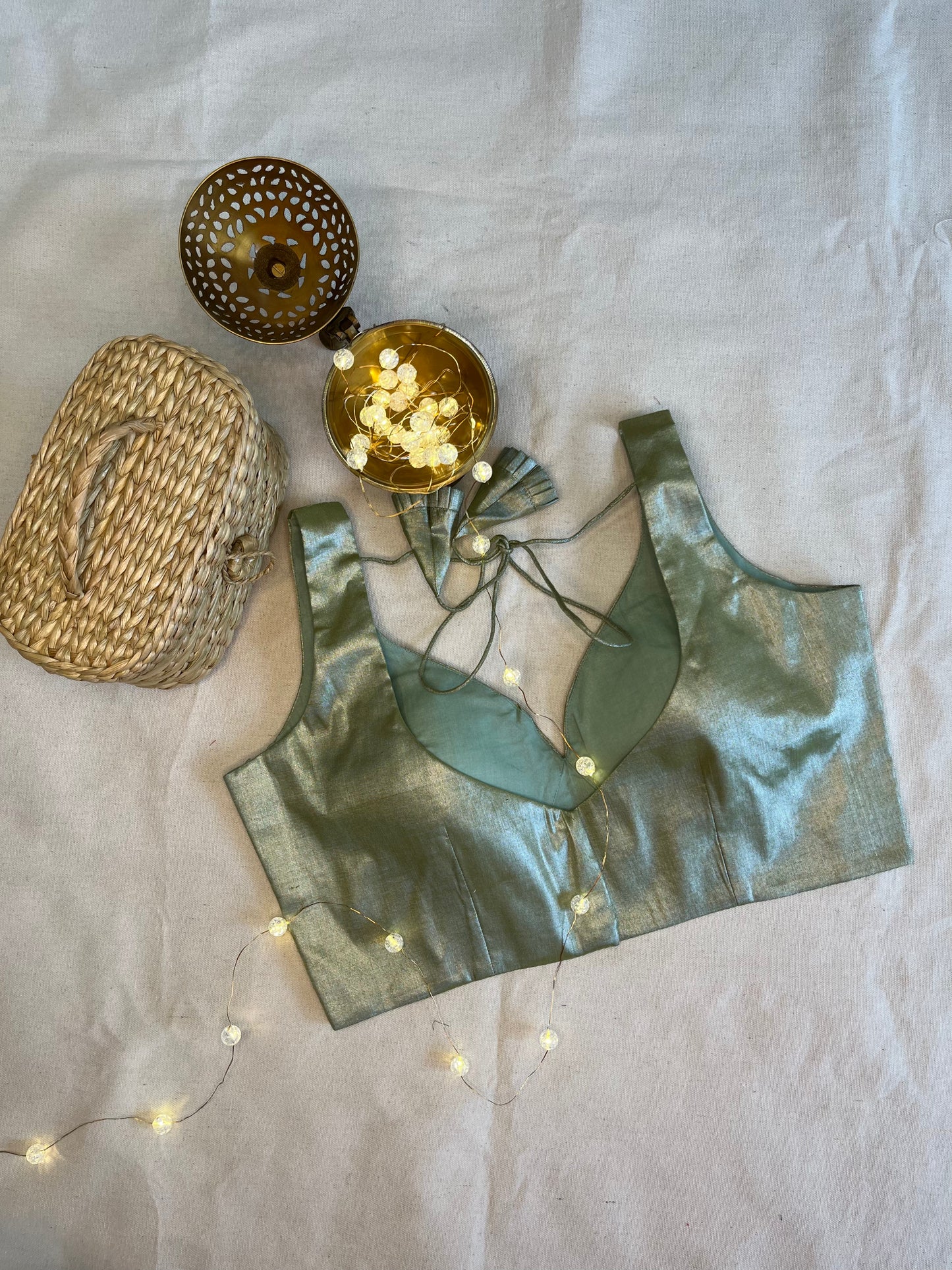 Tissue silk Tissue sleeveless in Pista green