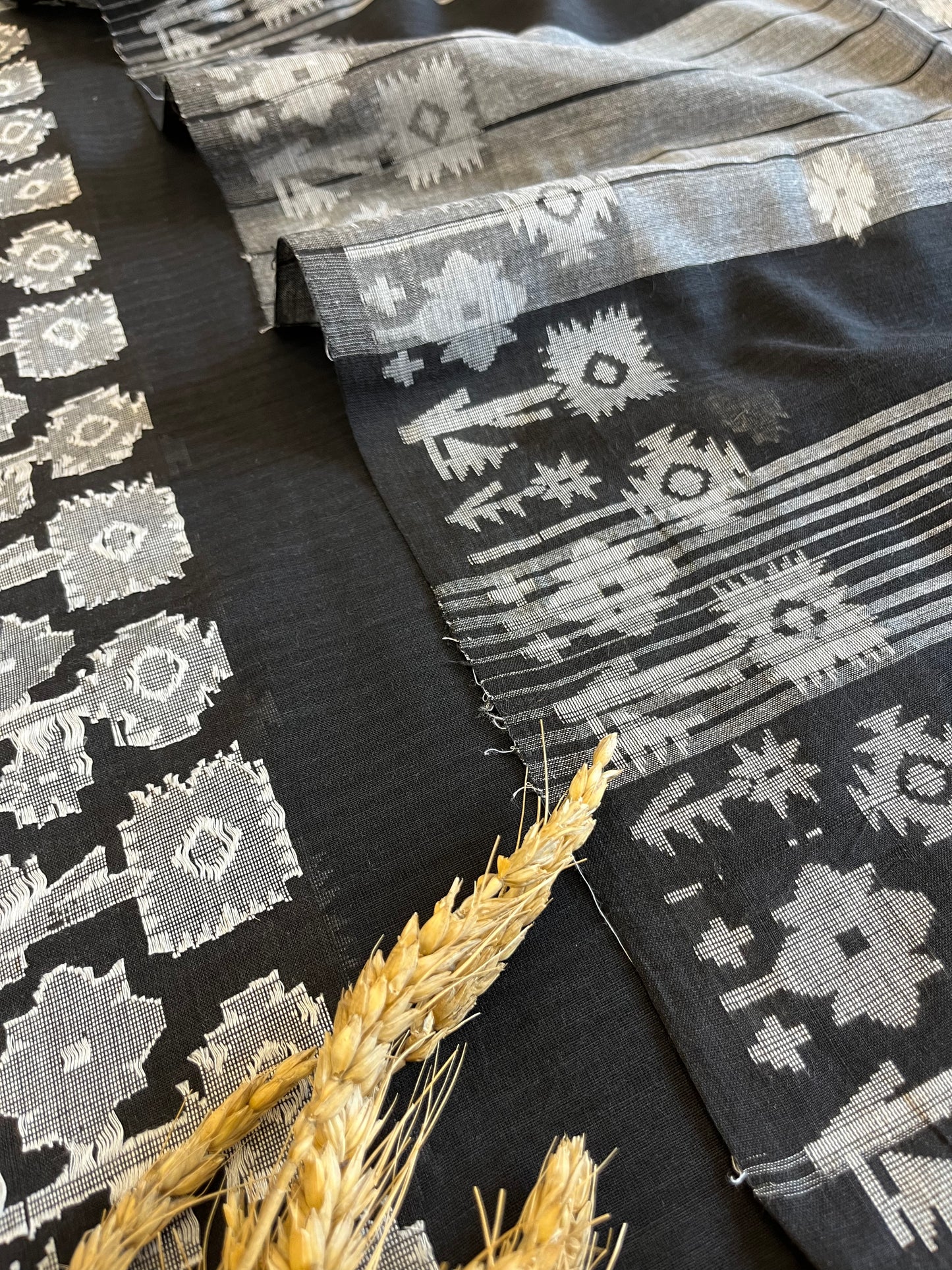 Black Beauty Cotton Jamdani Saree - WEVOW