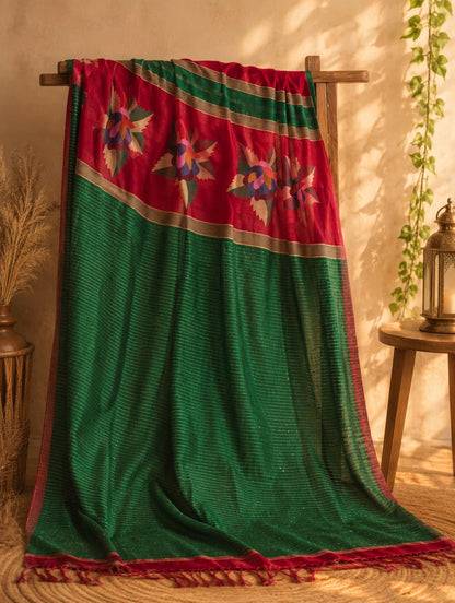 Handmade Matka Jamdani Saree in Emerald Green & Crimson Red with Floral Woven Pallu