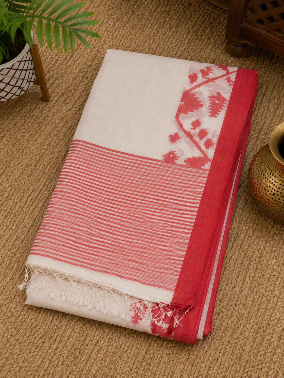 WEVOW Off White Pure Cotton Hand Weaving Jamdani Saree with Red Floral Border