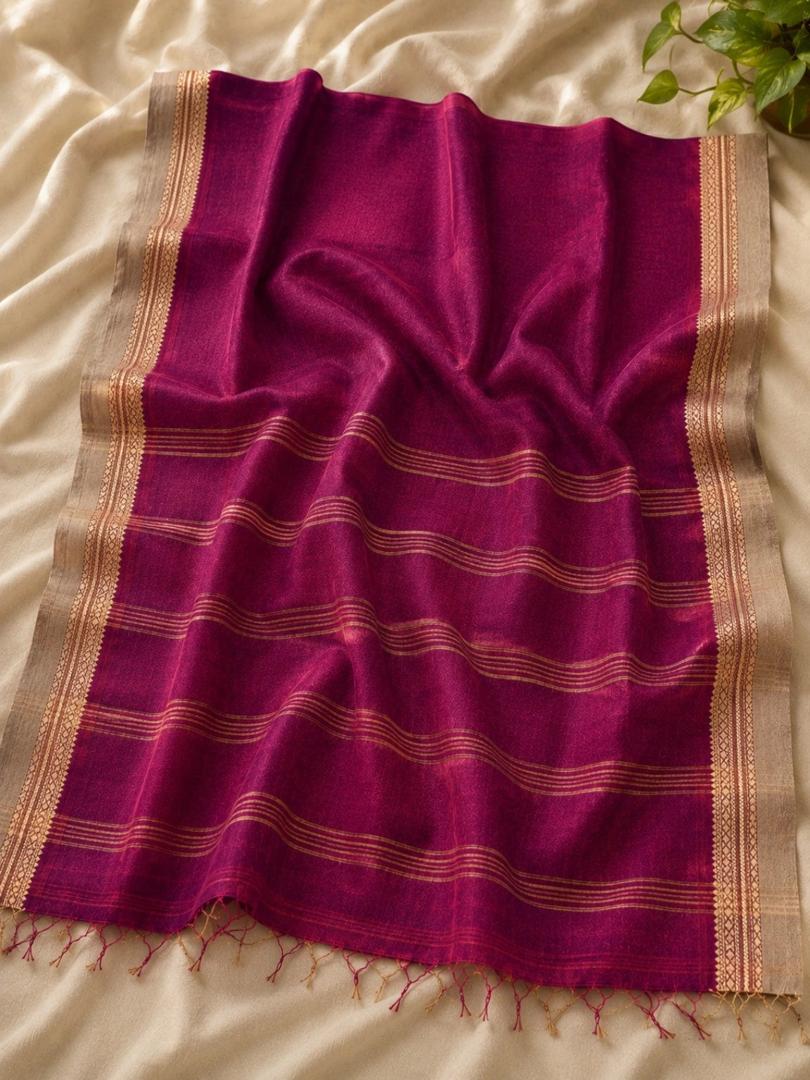 Pure Cotton Handloom Magenta Woven Saree with Gold Zari Border & Tassel Pallu