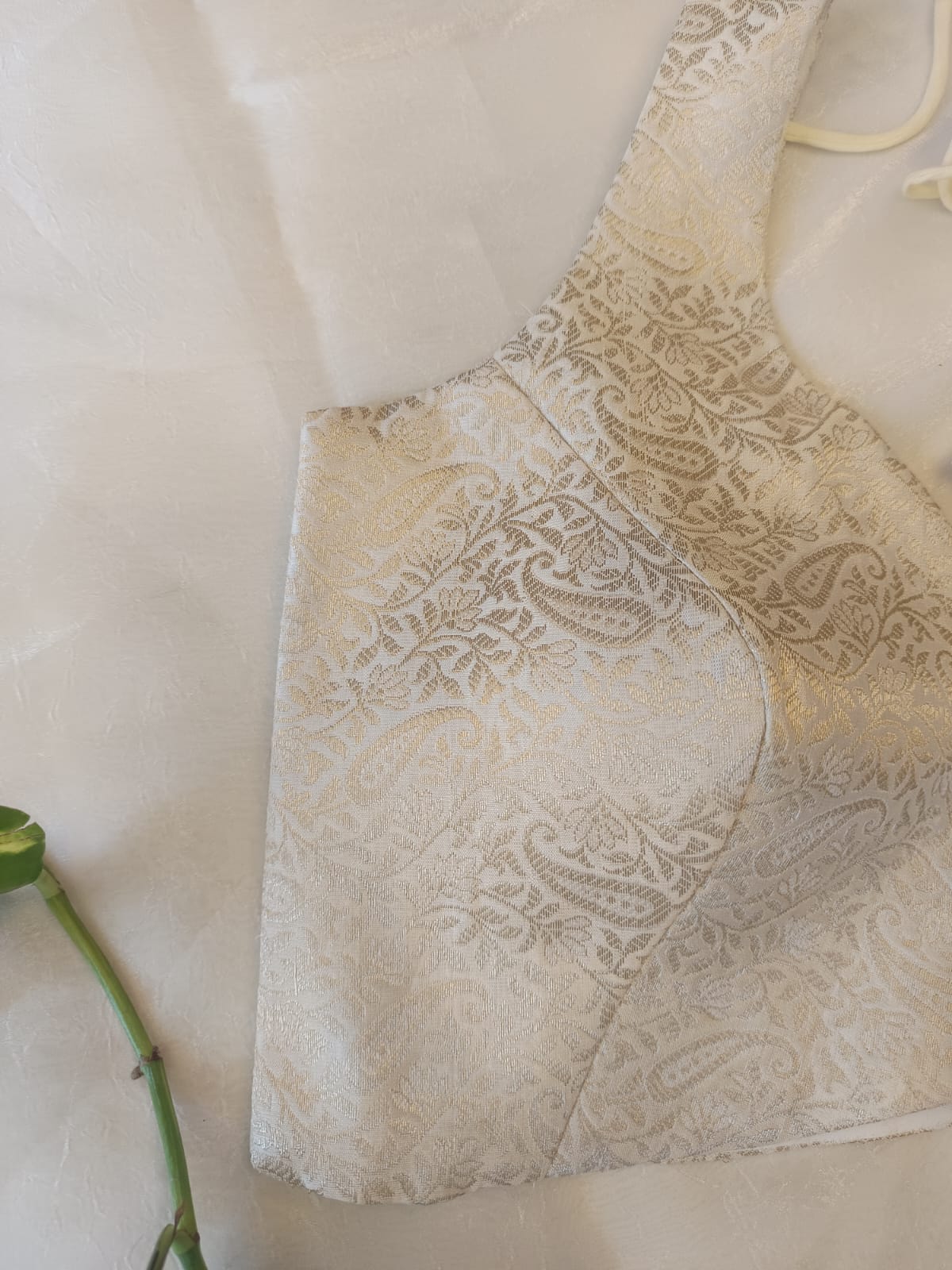 Cream Banarasi Silk Blouse – Sleeveless Padded V Neck Designer Saree Blouse for Women