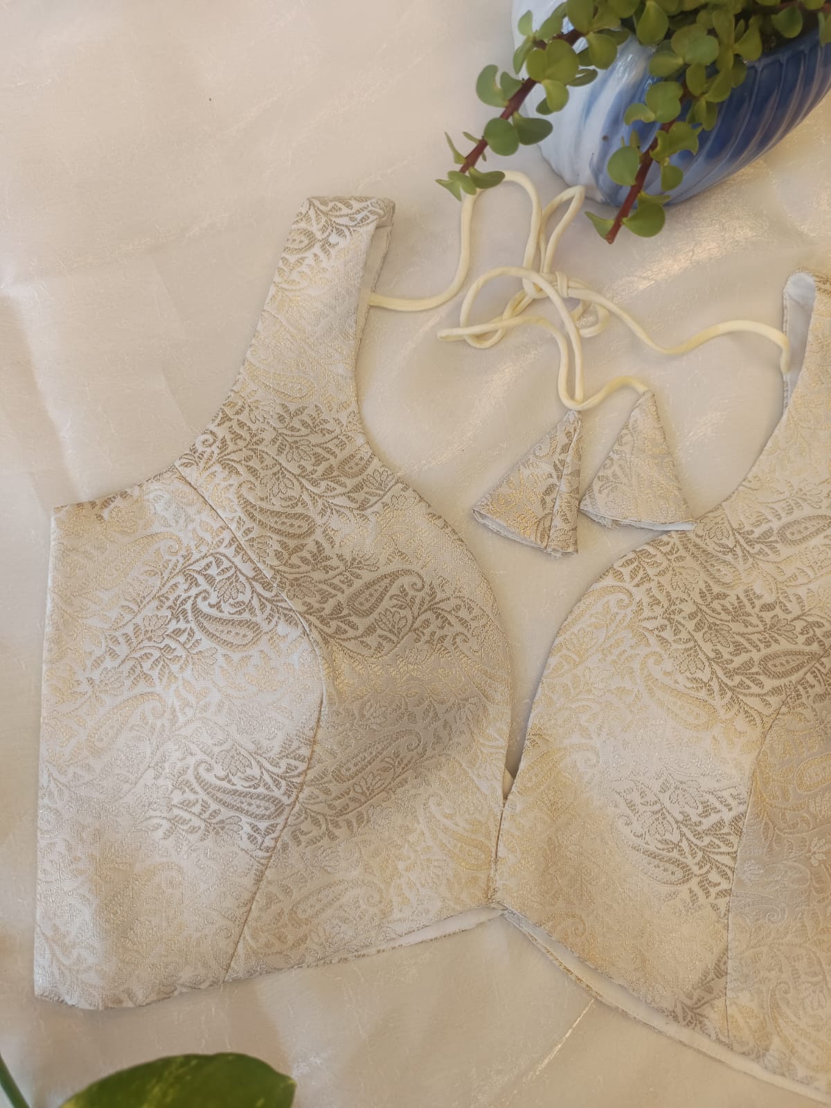 Cream Banarasi Silk Blouse – Sleeveless Padded V Neck Designer Saree Blouse for Women