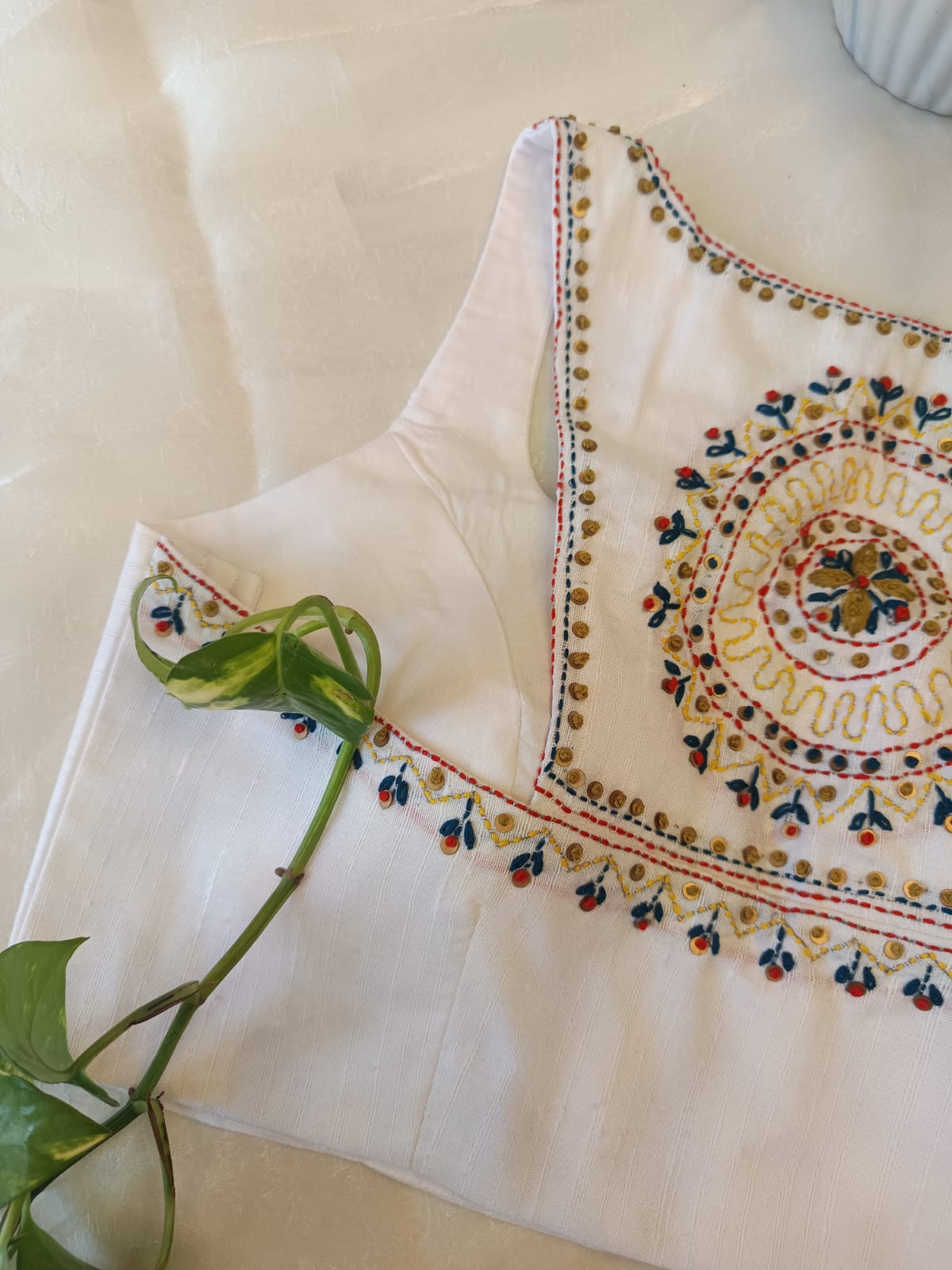 White Cossa Silk Embroidered Blouse – Razor Cut Designer Saree Blouse for Women