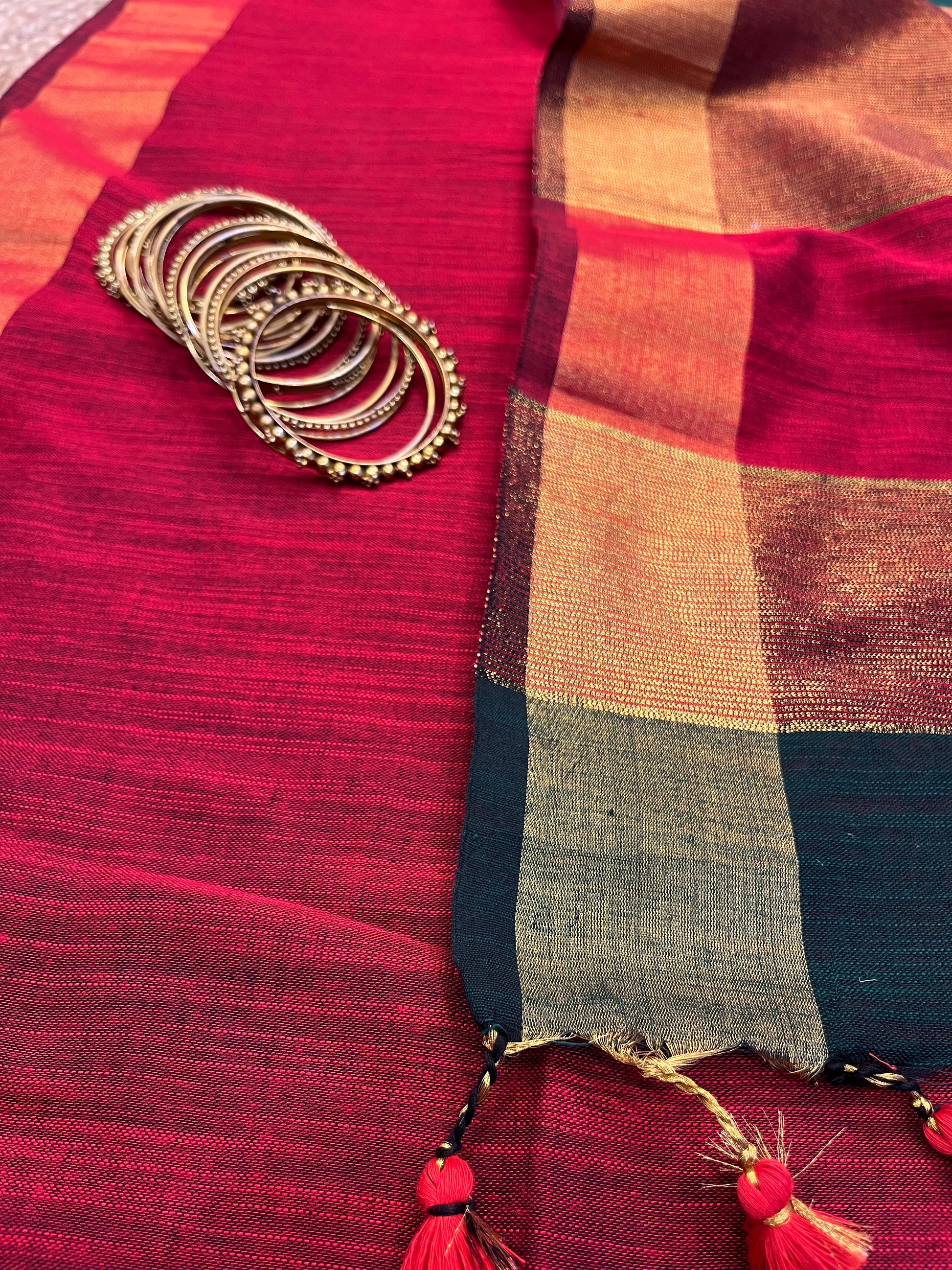 Vibrant Fusion Linen Saree - WEVOW