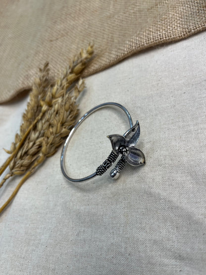 Delicate Floral Cuff Bangle - WEVOW