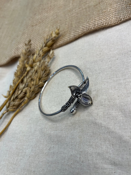 Delicate Floral Cuff Bangle - WEVOW
