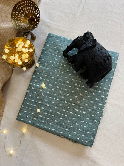 Luxurious Linen Saree with Lacy Cutwork Border – Handcrafted Detail