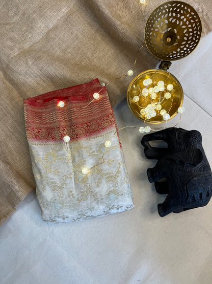 Exclusive Jaal Saree – Intricate Handwoven Design
