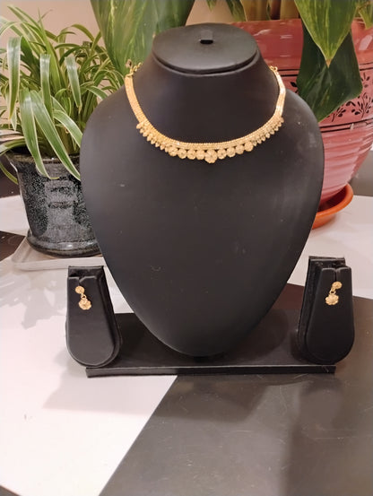 Elegant Floral Gold-Tone Choker Necklace Set with Earrings – Minimal Partywear Jewellery
