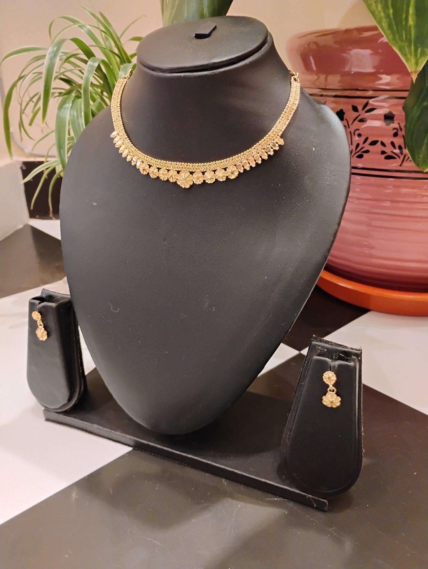 Elegant Floral Gold-Tone Choker Necklace Set with Earrings – Minimal Partywear Jewellery