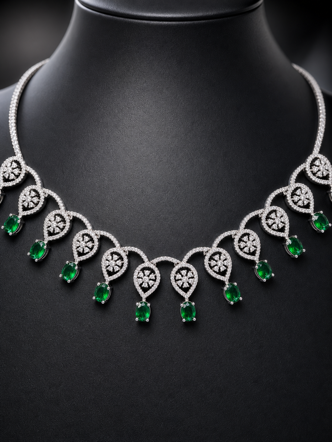 Emerald Green AD Necklace Set with Crystal Drop Earrings - necklace detail