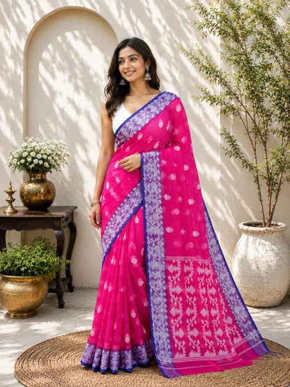 Pink Muslin Jamdani Saree model image