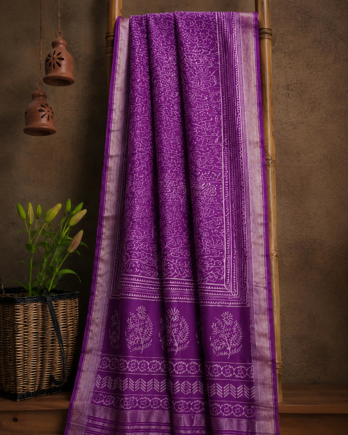Elegant Purple Maheshwari Silk Woven Saree