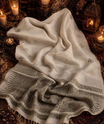 Off White Handloom Jamdani Saree with Green Woven Border & Traditional Buti Motifs