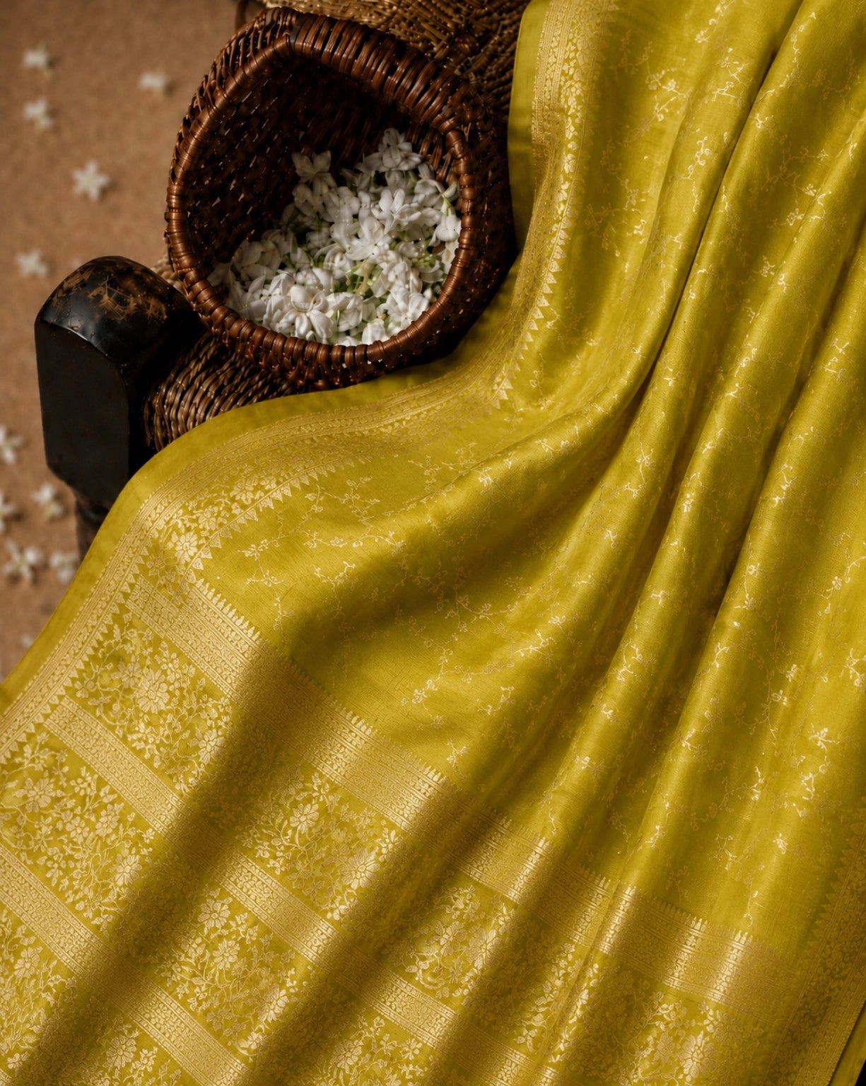 Olive Green Semi Katan Kanjivaram Silk Saree with Floral Woven Border & Elegant Traditional Design