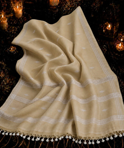 Beige Pure Mul Cotton Hand Weaving Jamdani Buta Saree with White Woven Stripes & Tassel Pallu