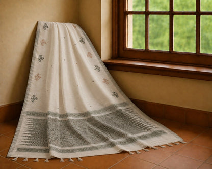 Off White Handloom Jamdani Saree with Green Woven Border & Traditional Buti Motifs