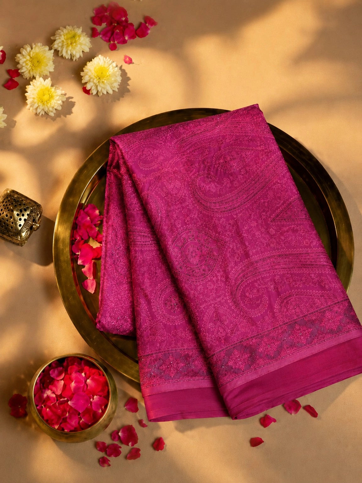 Magenta Georgette Designer Saree with Paisley Jacquard Pattern & Embellished Border Party Wear Saree