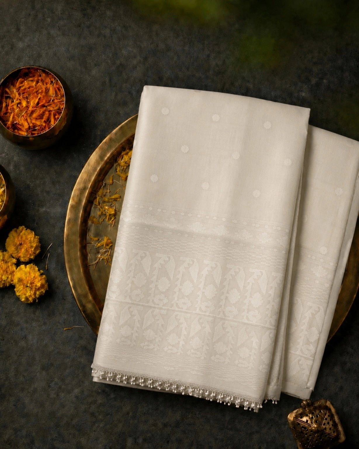 Pure Cotton Handwoven White Jamdani Saree with Traditional Floral Buti and Elegant Woven Border